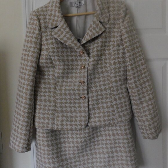 Tahari Skirt Suit - Picture 1 of 3